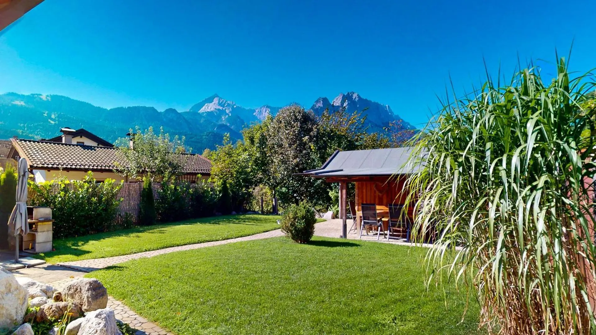 Ferienhaus Loisachufer Garmisch-Partenkirchen Holiday home